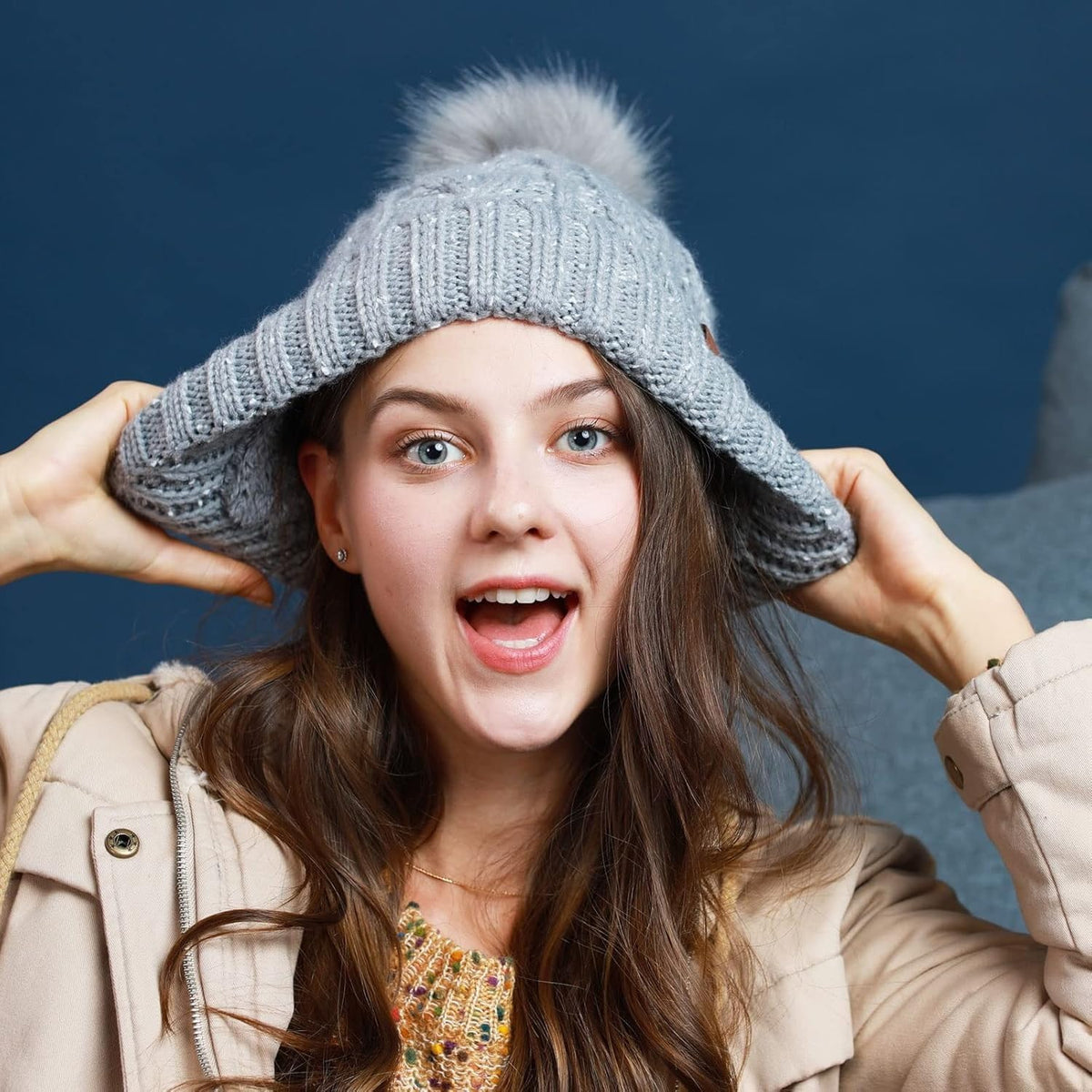 REDESS Women Winter Pompom Beanie Hat with Warm Fleece Lined, Thick Slouchy Knit Skull Ski Cap