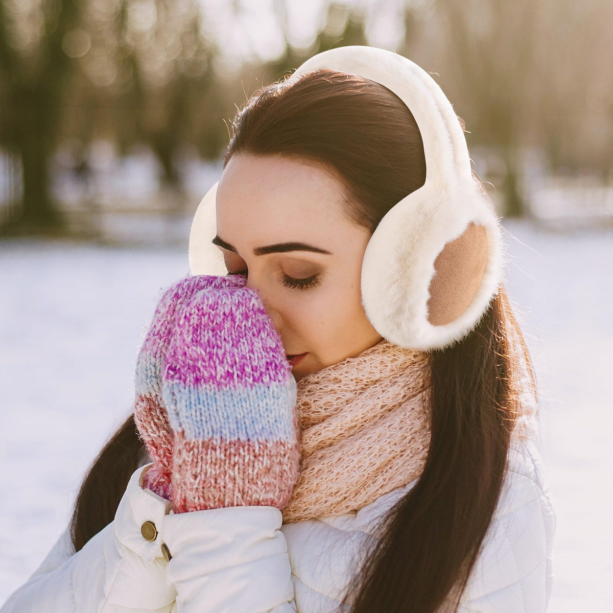 REDESS Women's Winter Warm Earmuffs Girls Faux Fur Cute Foldable Ear Warmers,Black